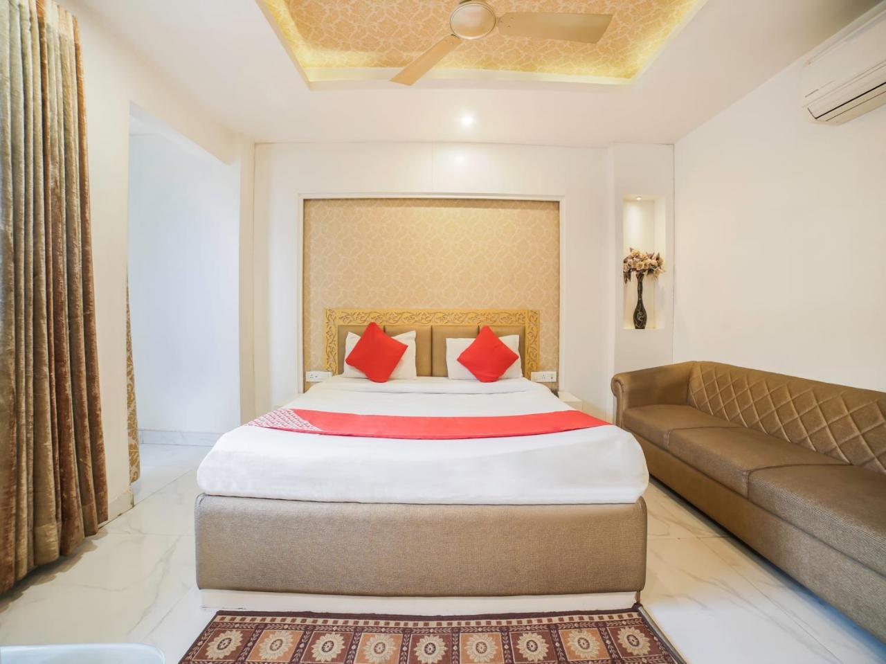 Oyo 10277 Hotel Delux Golden Аджмер Екстериор снимка