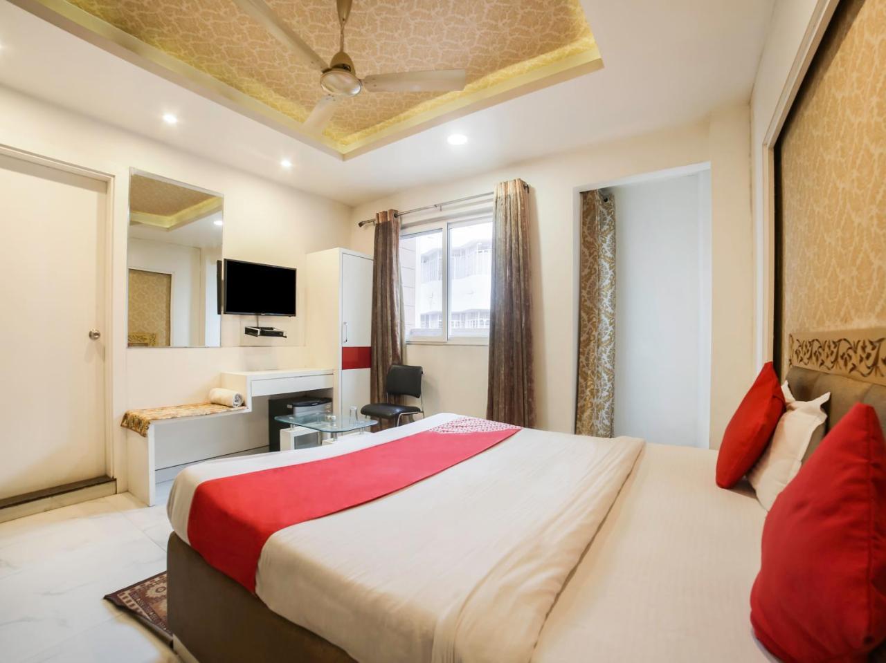 Oyo 10277 Hotel Delux Golden Аджмер Екстериор снимка